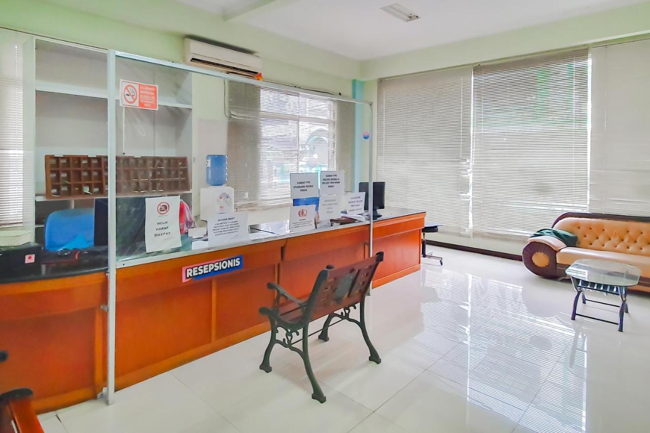 Urbanview Hotel Bartu Moh Toha Bandung By Reddoorz エクステリア 写真