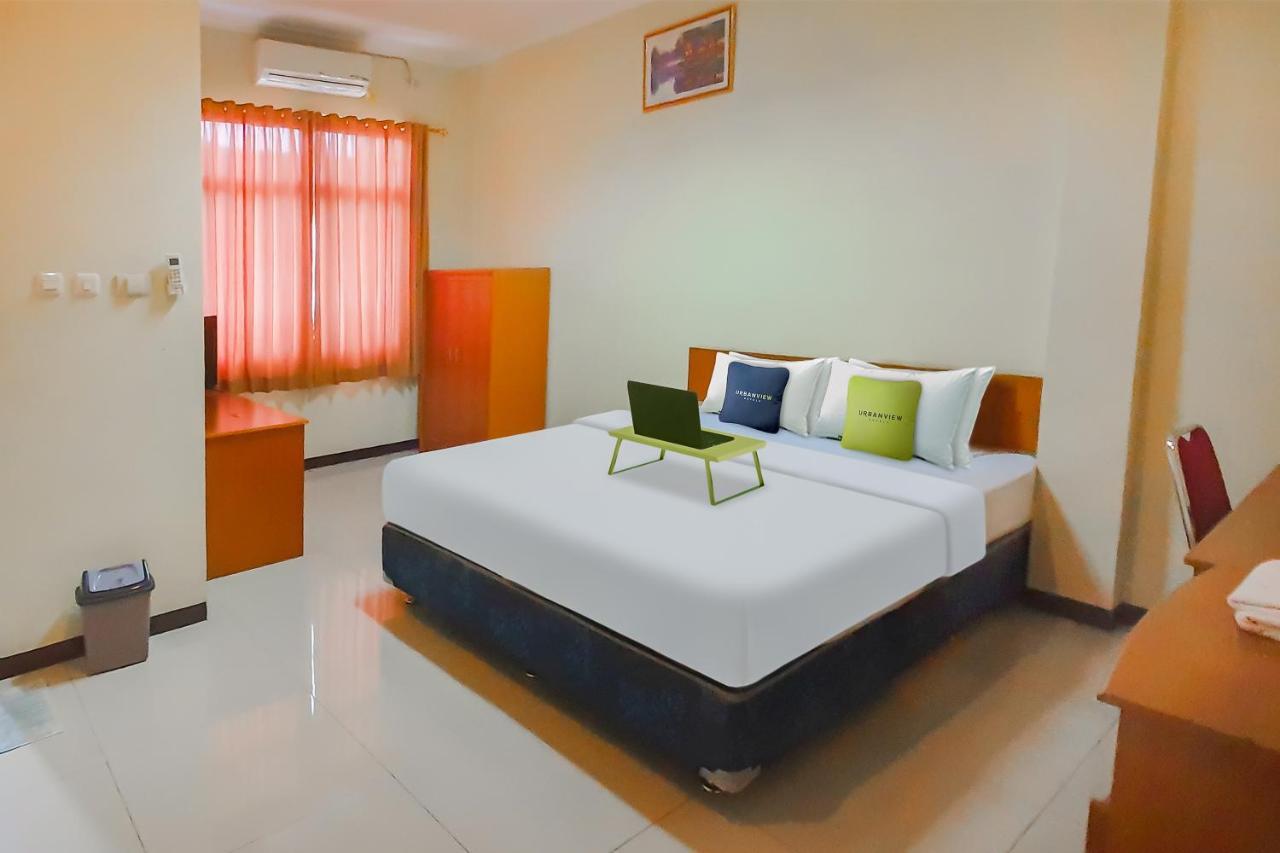 Urbanview Hotel Bartu Moh Toha Bandung By Reddoorz エクステリア 写真